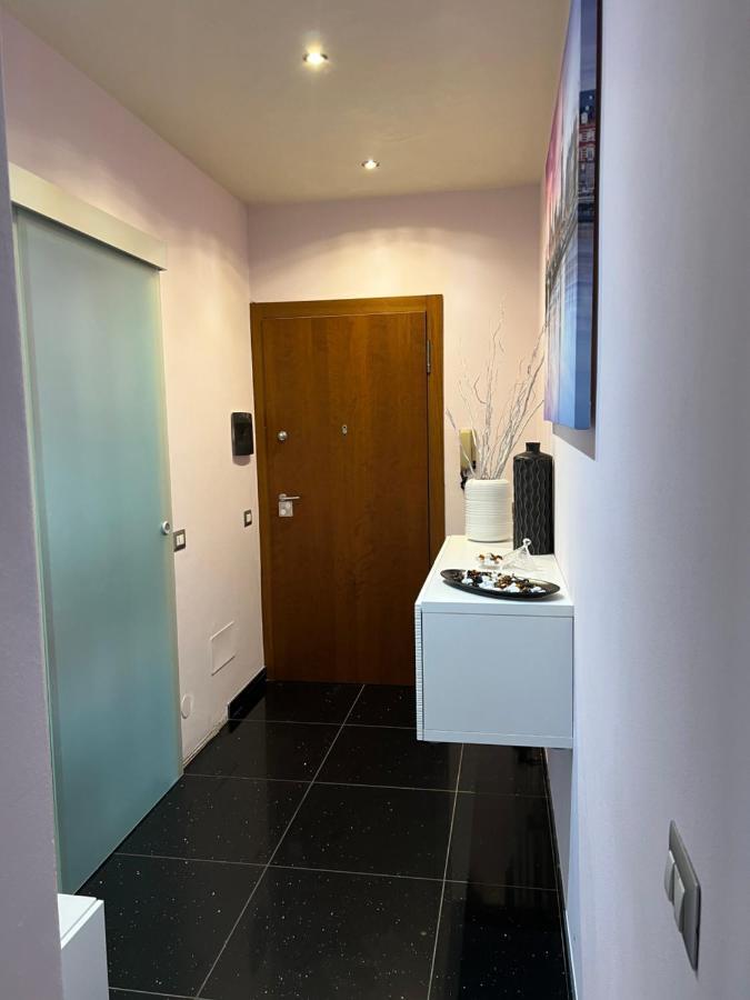 Stay In Style - Vibrant Condo In San Giovanni Lupatoto Exteriör bild