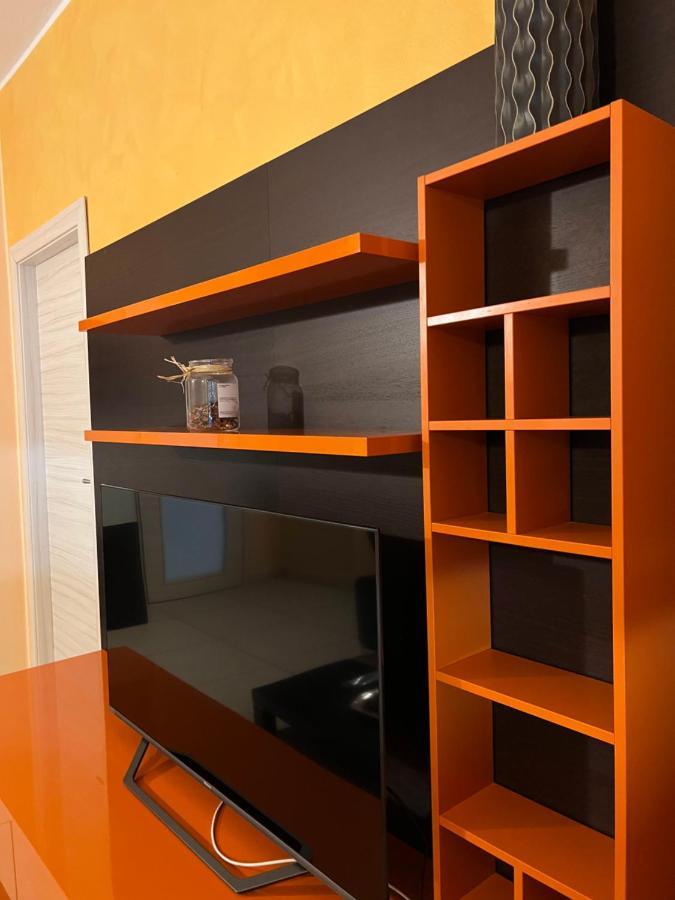 Stay In Style - Vibrant Condo In San Giovanni Lupatoto Exteriör bild