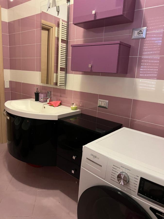 Stay In Style - Vibrant Condo In San Giovanni Lupatoto Exteriör bild