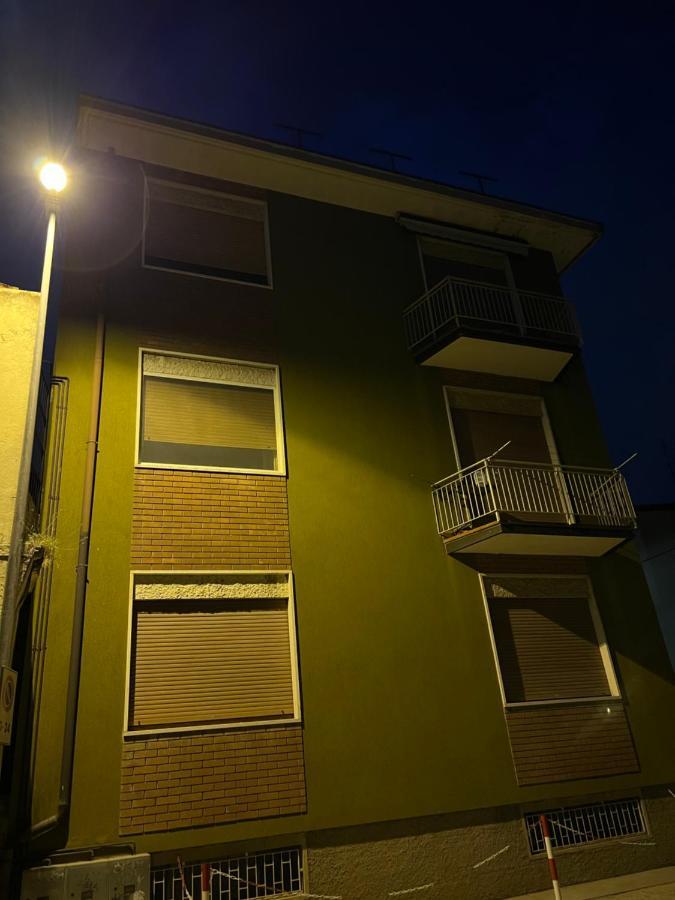 Stay In Style - Vibrant Condo In San Giovanni Lupatoto Exteriör bild