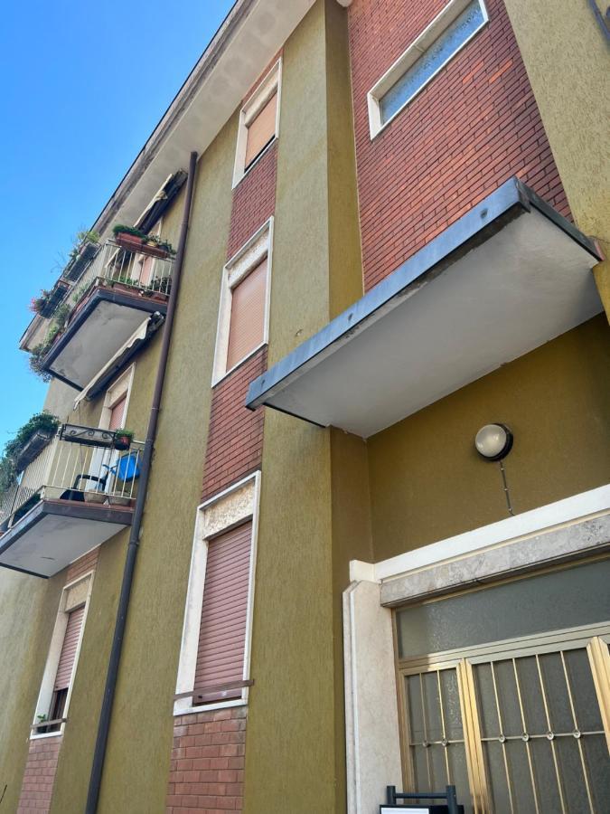 Stay In Style - Vibrant Condo In San Giovanni Lupatoto Exteriör bild