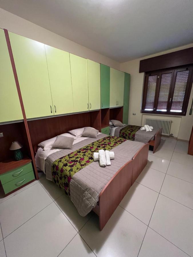 Stay In Style - Vibrant Condo In San Giovanni Lupatoto Exteriör bild