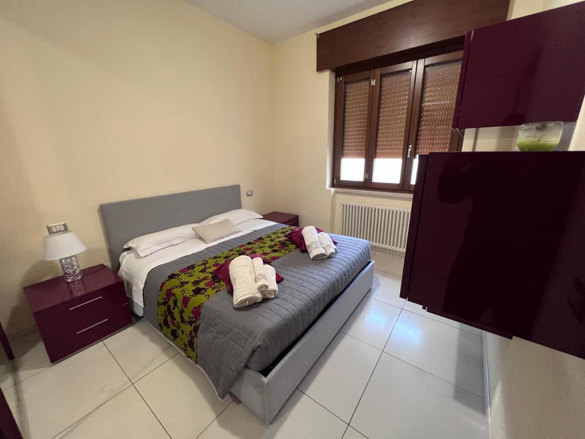 Stay In Style - Vibrant Condo In San Giovanni Lupatoto Exteriör bild