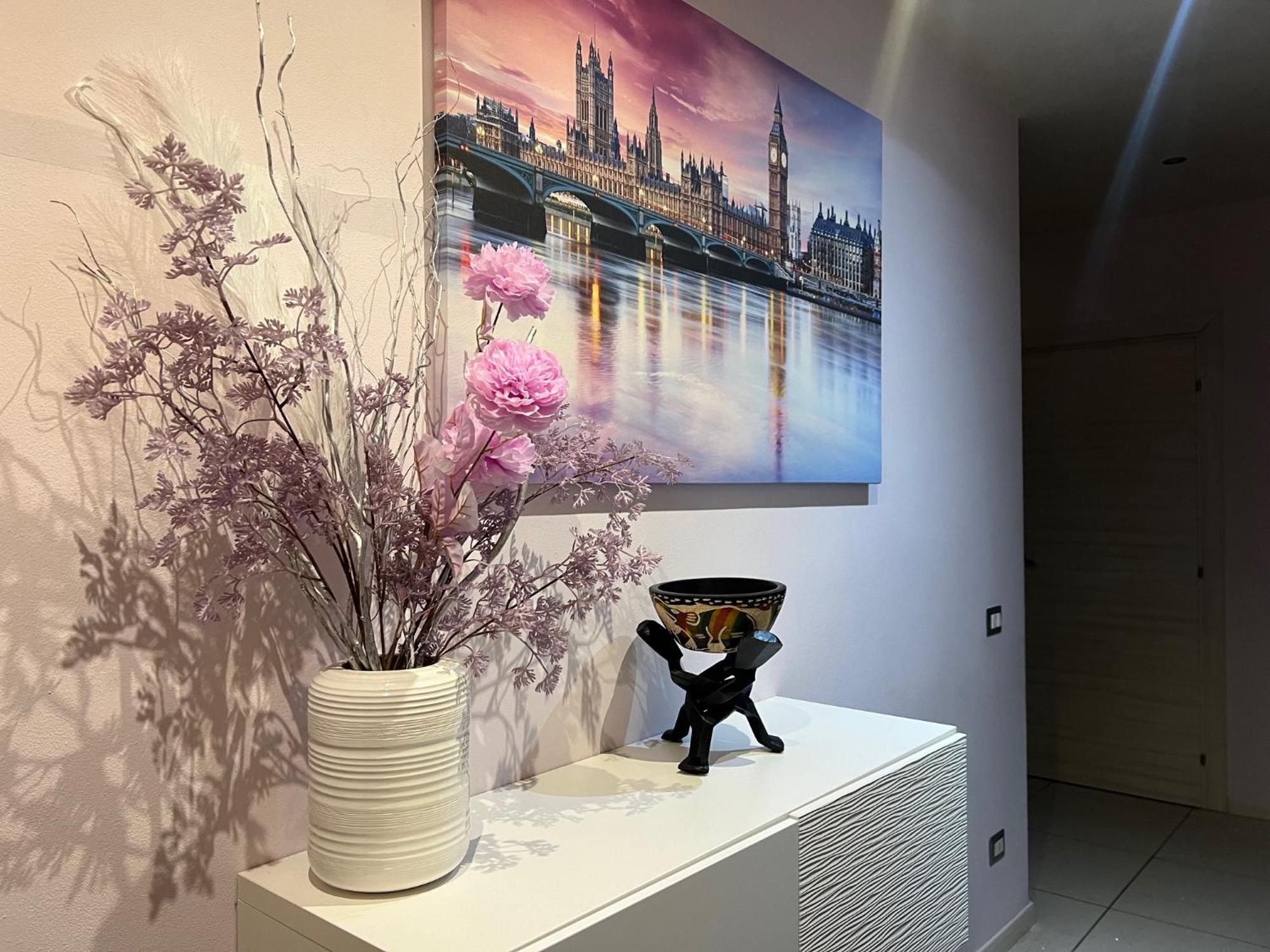 Stay In Style - Vibrant Condo In San Giovanni Lupatoto Exteriör bild
