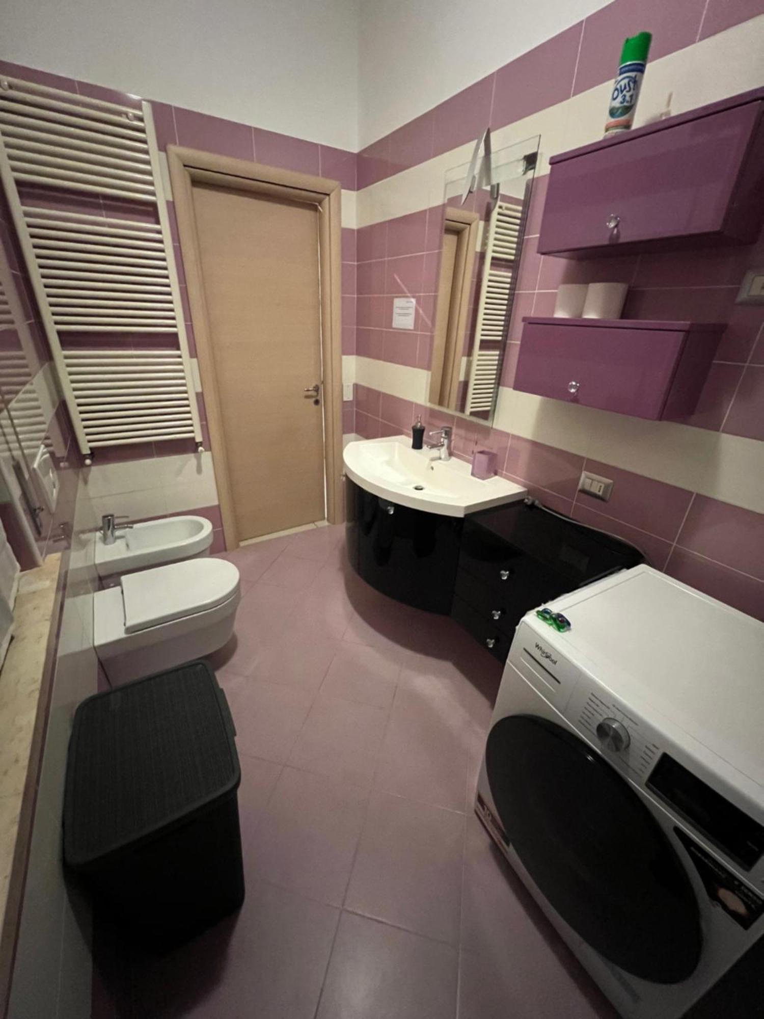 Stay In Style - Vibrant Condo In San Giovanni Lupatoto Exteriör bild
